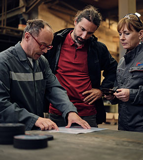 Expert showing results to a plant manager.
